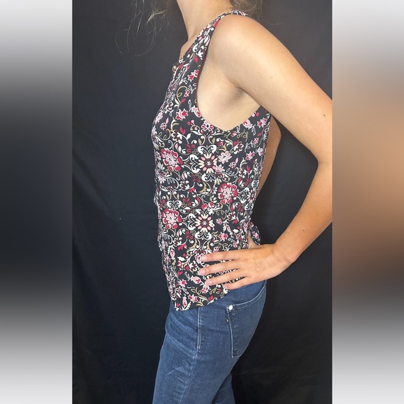 White House Black market top, sleeveless floral, tank top size medium - Picture 6 of 14